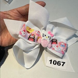 1067 White Color Hello Kitty Hair Alligator Clip Bow